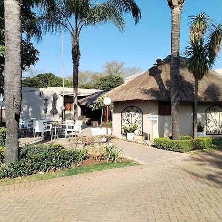Hole In One Hotel Roodepoort Exterior foto